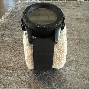 Men’s Nixon watch.